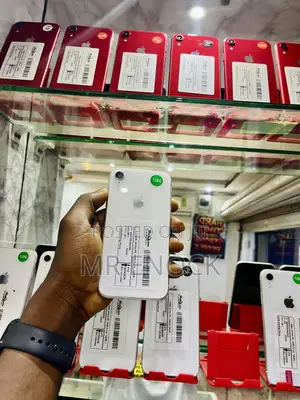 Apple iPhone XR 64 GB White