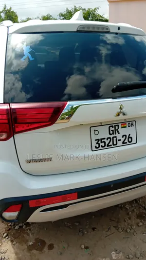 Mitsubishi Outlander SEL FWD 2019 White