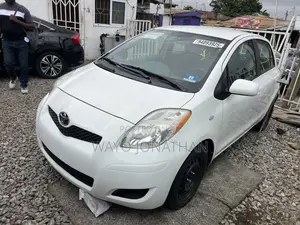 Toyota Yaris 2011 White