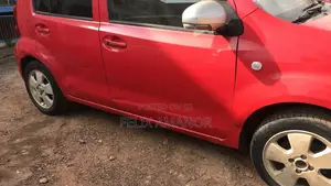 Toyota Passo 1.0 FWD 2011 Red