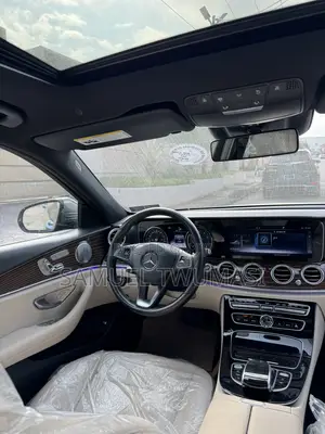 Mercedes-Benz E300 4Matic AWD Sedan (2.0L 4cyl 9A) 2017 Gray
