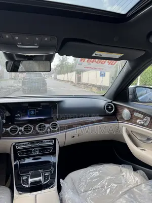 Mercedes-Benz E300 4Matic AWD Sedan (2.0L 4cyl 9A) 2017 Gray