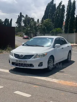 Toyota Corolla LE 4dr Sedan (1.8L 4cyl 4A) 2013 White
