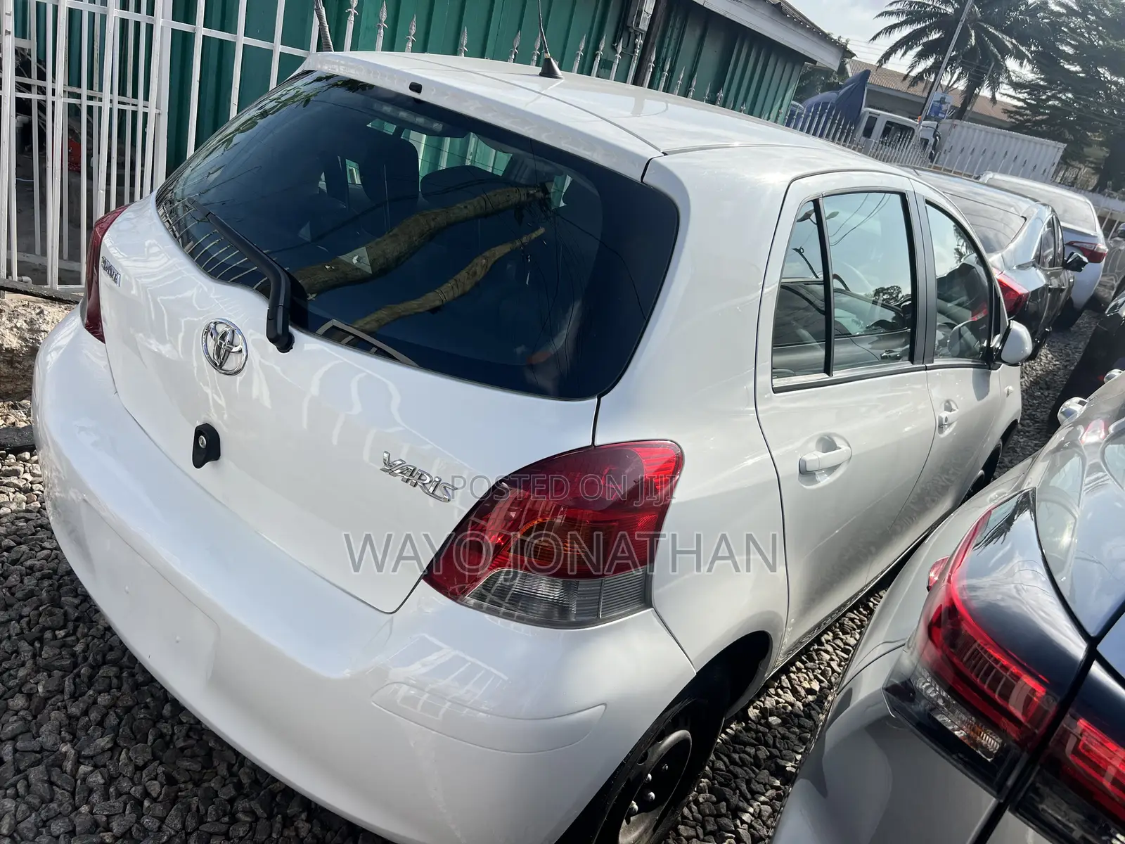 Toyota Yaris 2011 White