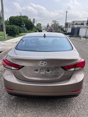 Hyundai Elantra SE Sedan FWD (1.8L 4cyl 6A) 2016 Brown