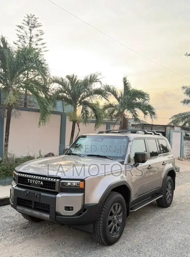 Toyota Land Cruiser 2025 Gold