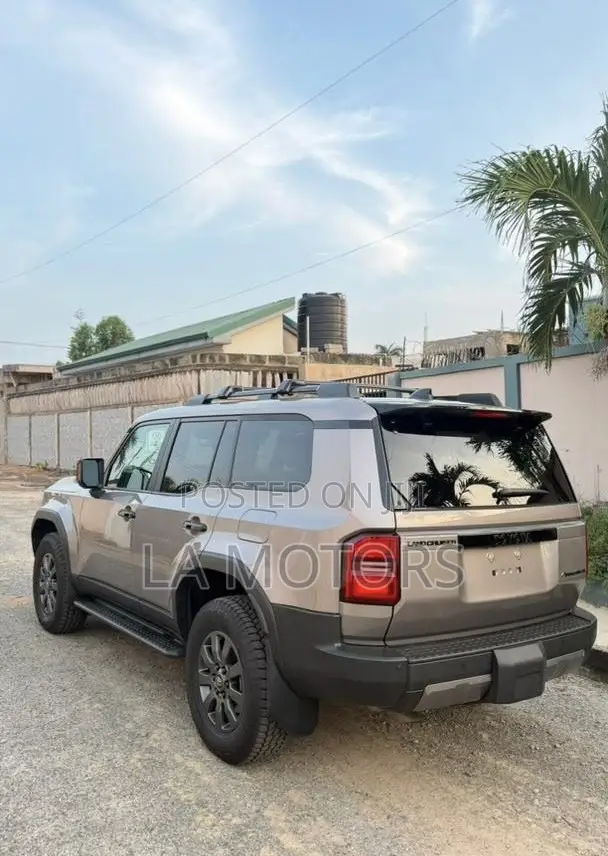 Toyota Land Cruiser 2025 Gold