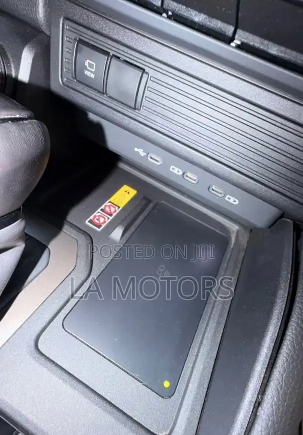 Toyota Land Cruiser 2025 Gold