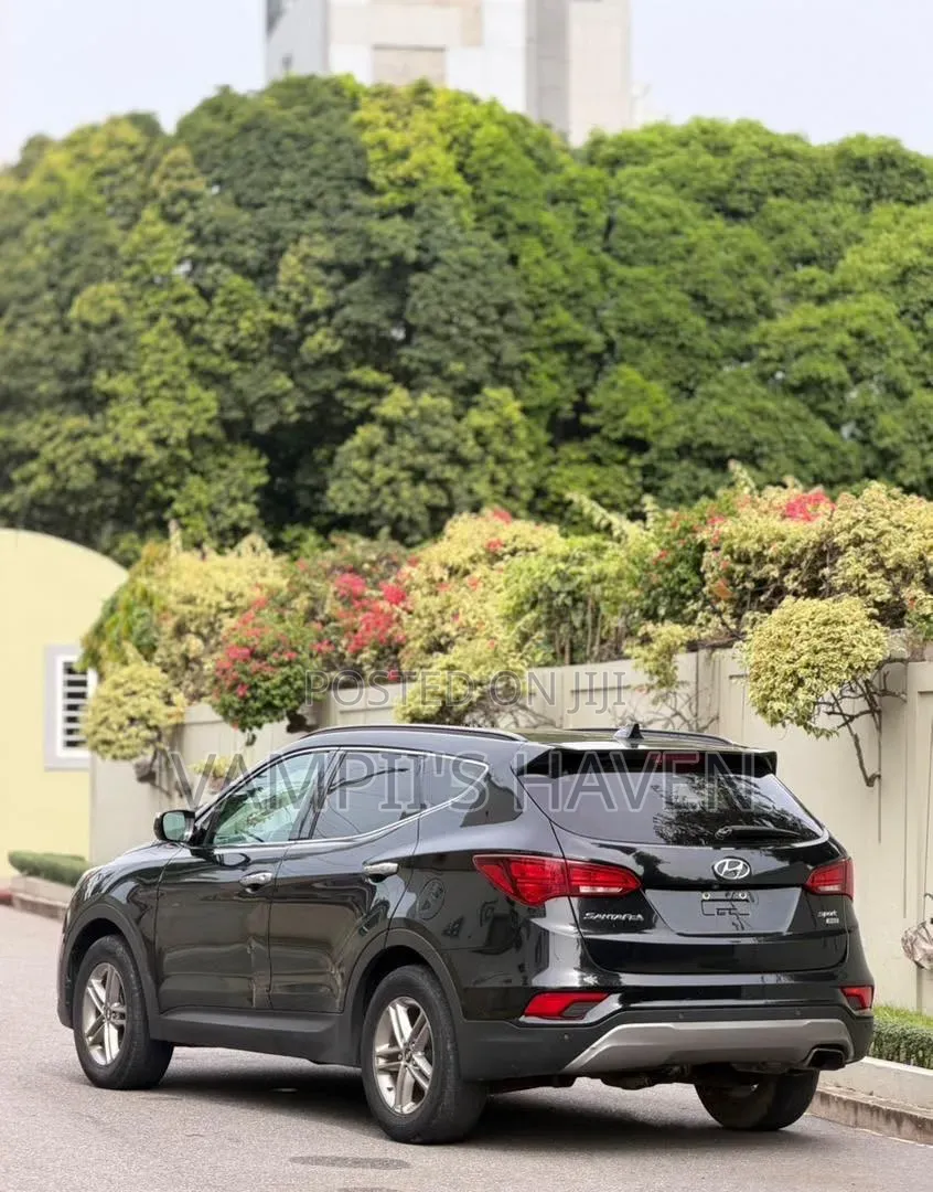 Hyundai Santa Fe 2017 Black