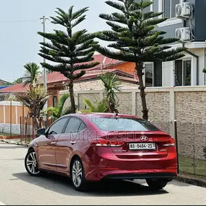 Hyundai Elantra Sport Sedan FWD (1.6L 4cyl 6M) 2017 Red