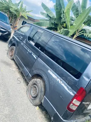 Toyota HiAce 2010 Black