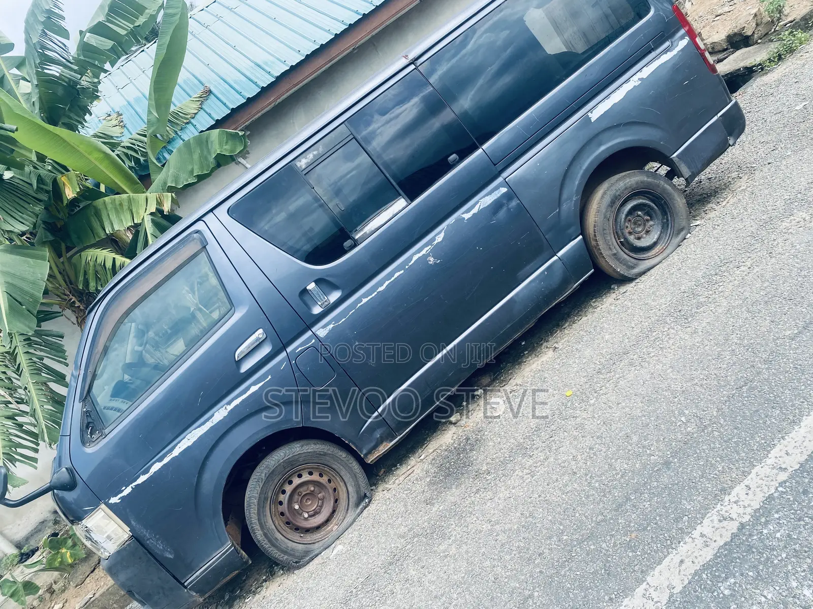 Toyota HiAce 2010 Black