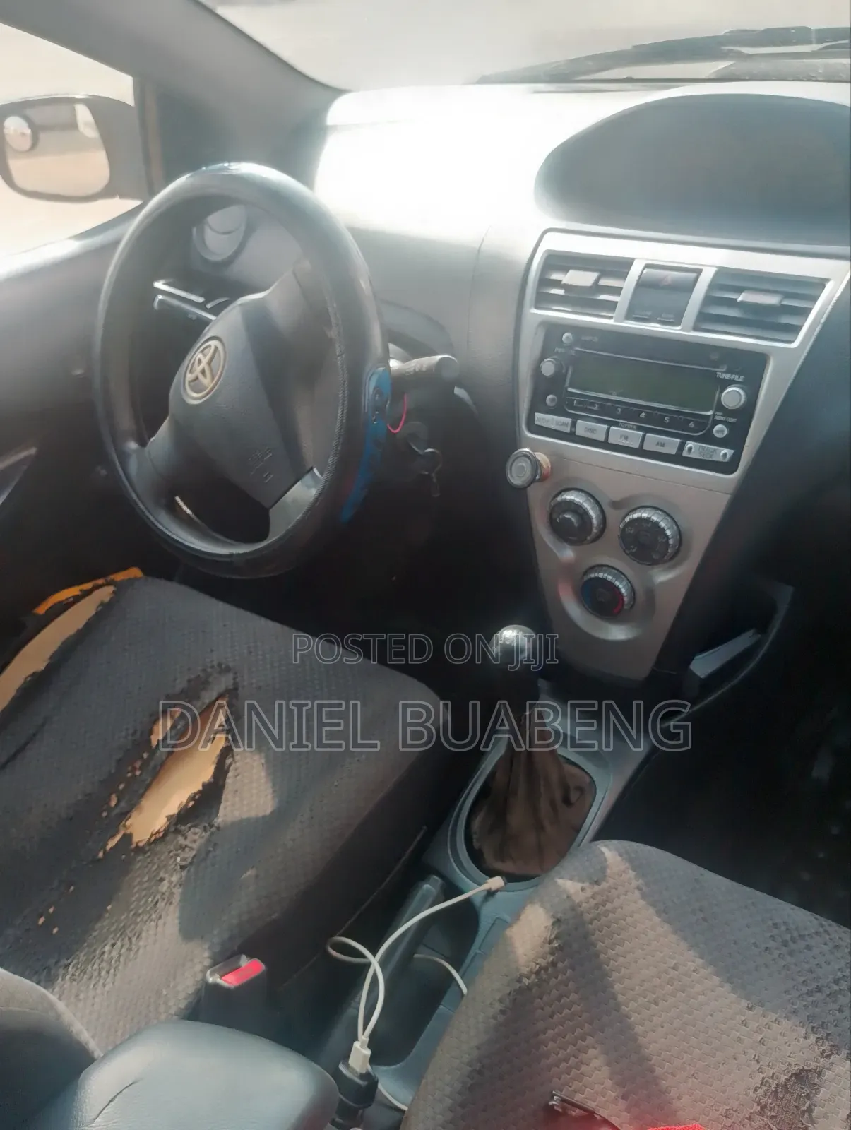 Toyota Yaris Base Sedan 4dr 2010 Black