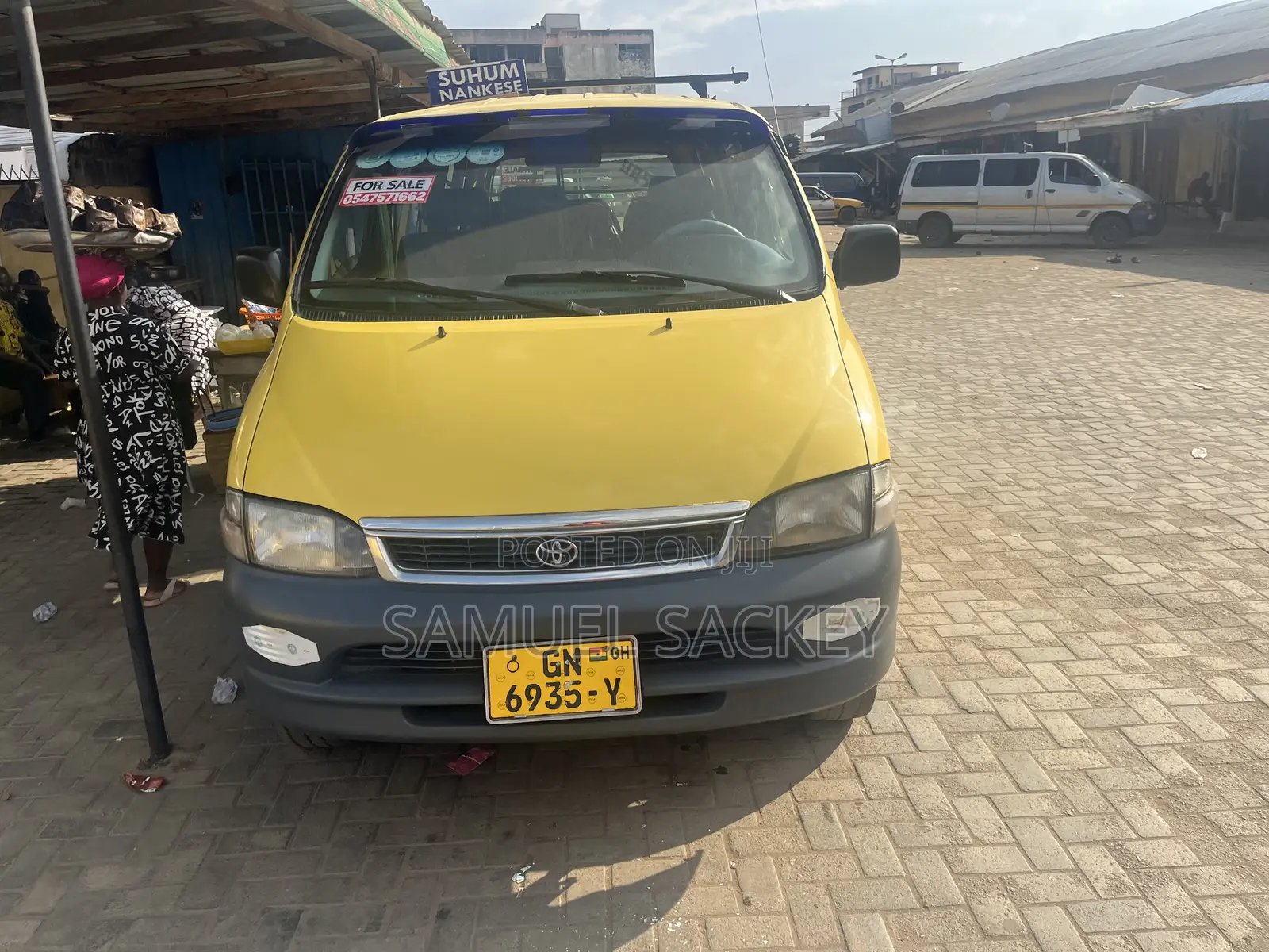 Toyota HiAce 2000 Yellow