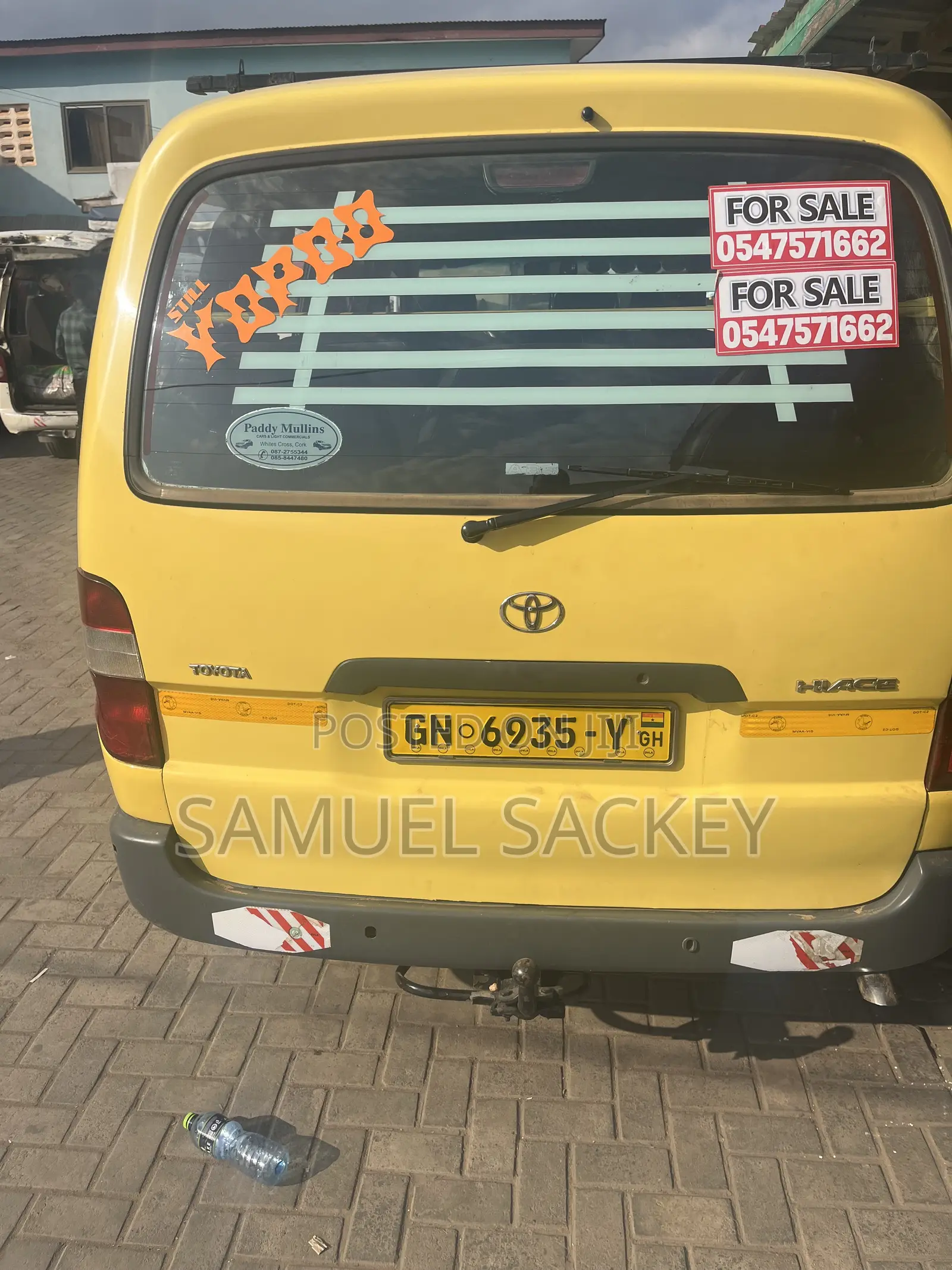 Toyota HiAce 2000 Yellow