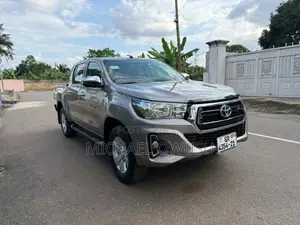 Toyota Hilux 2021 Gray