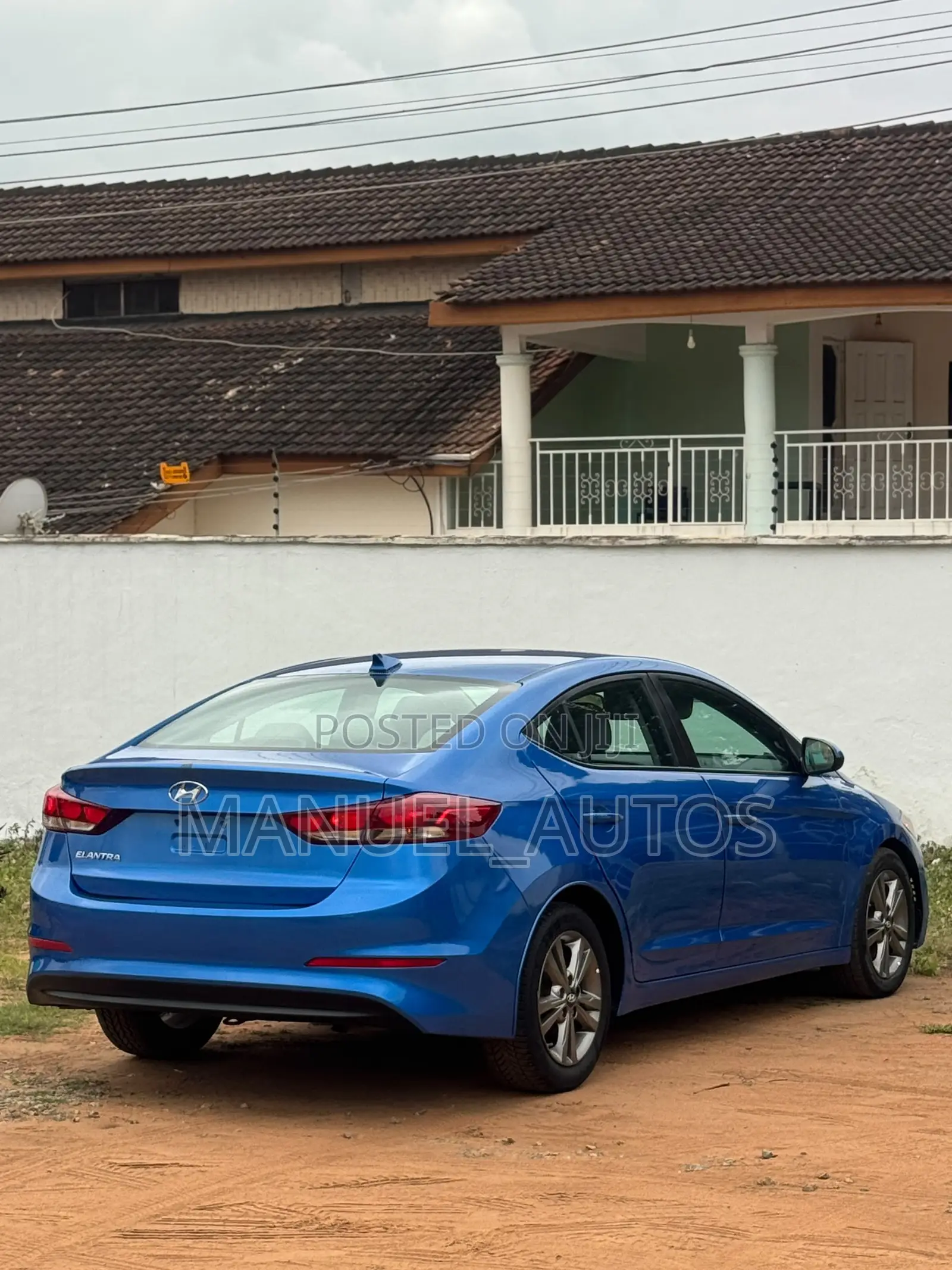 Hyundai Elantra Limited Sedan FWD (2.0L 4cyl 6A) 2017 Blue