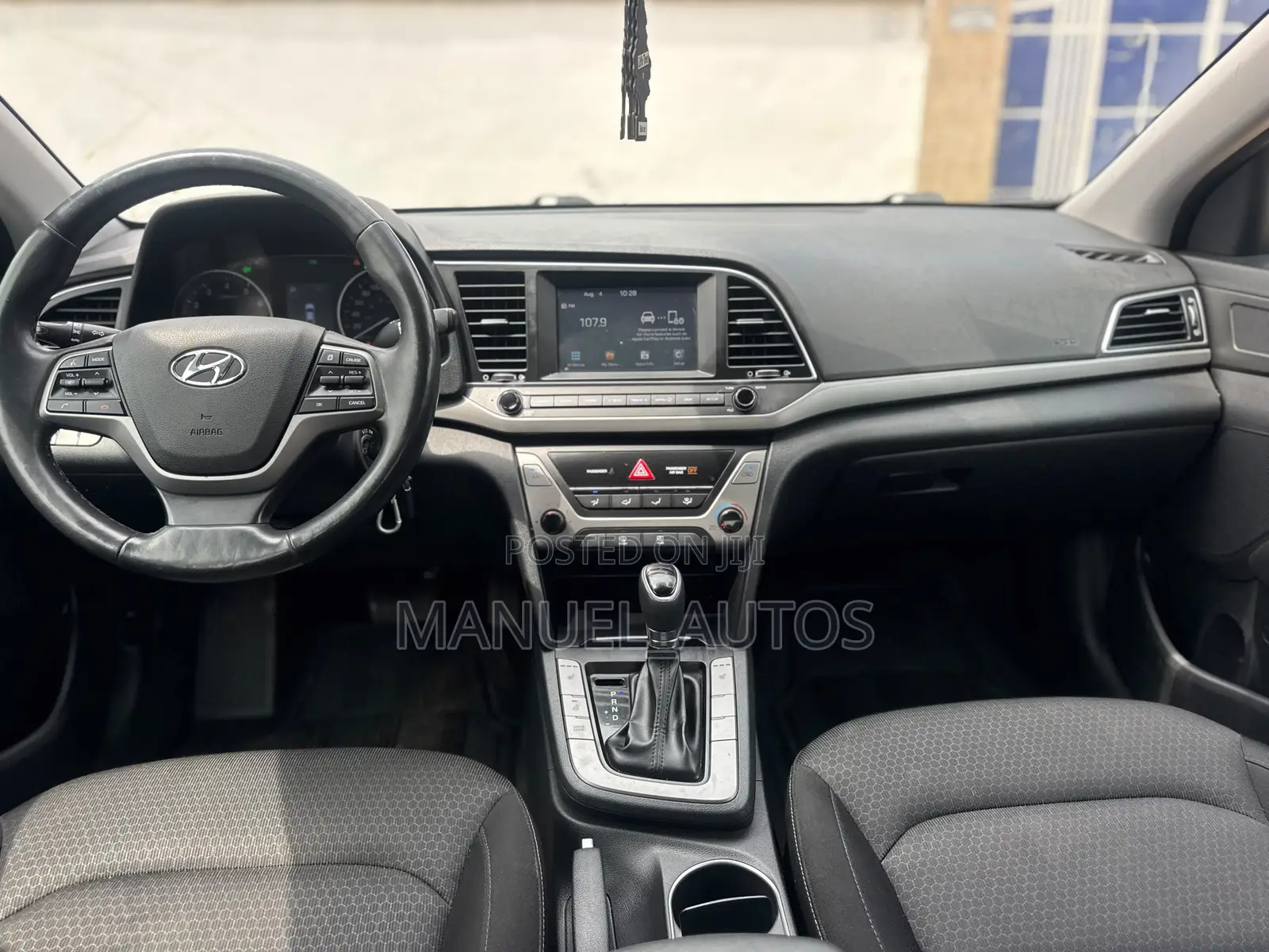 Hyundai Elantra Limited Sedan FWD (2.0L 4cyl 6A) 2017 White