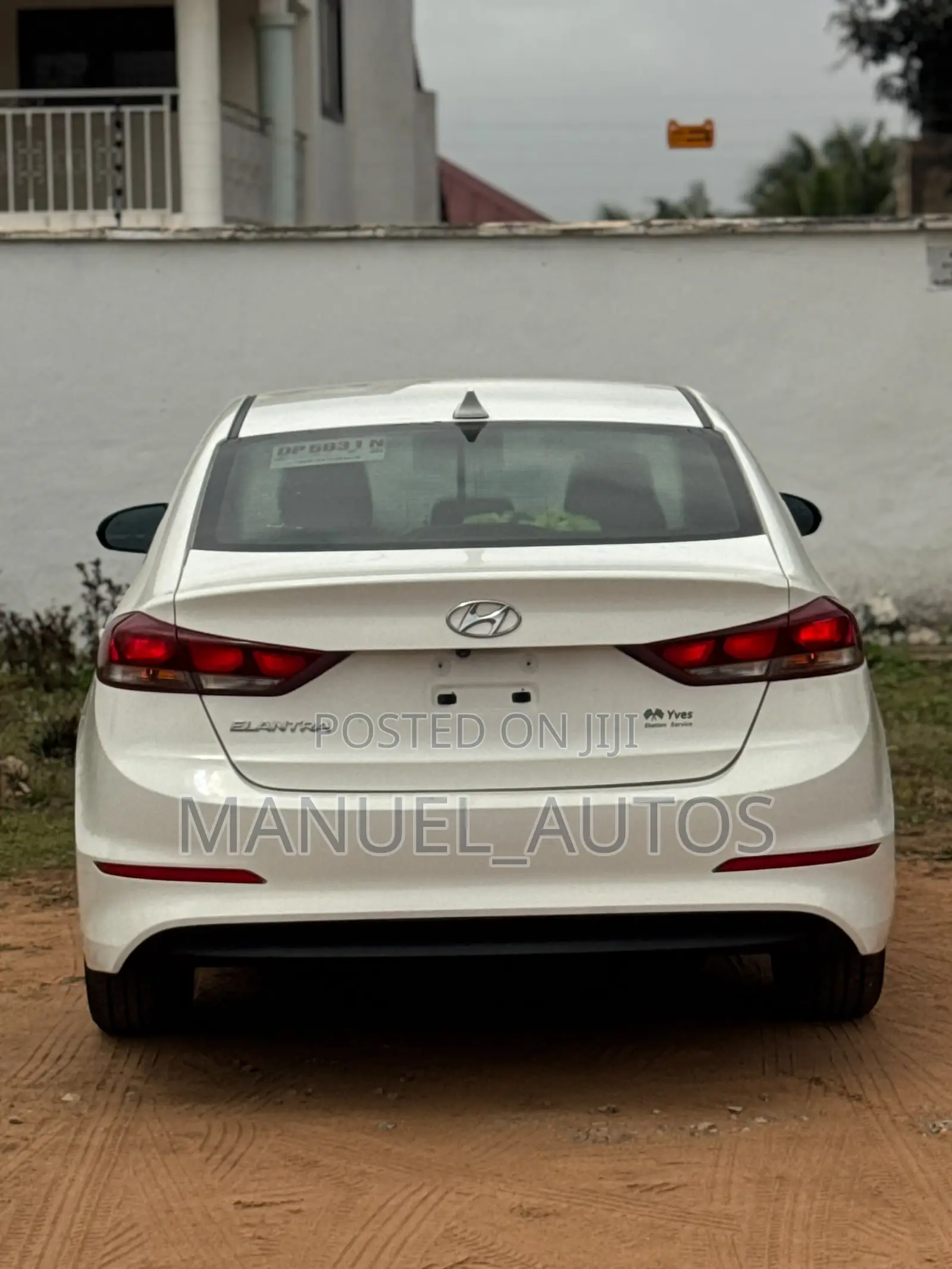 Hyundai Elantra Limited Sedan FWD (2.0L 4cyl 6A) 2017 White