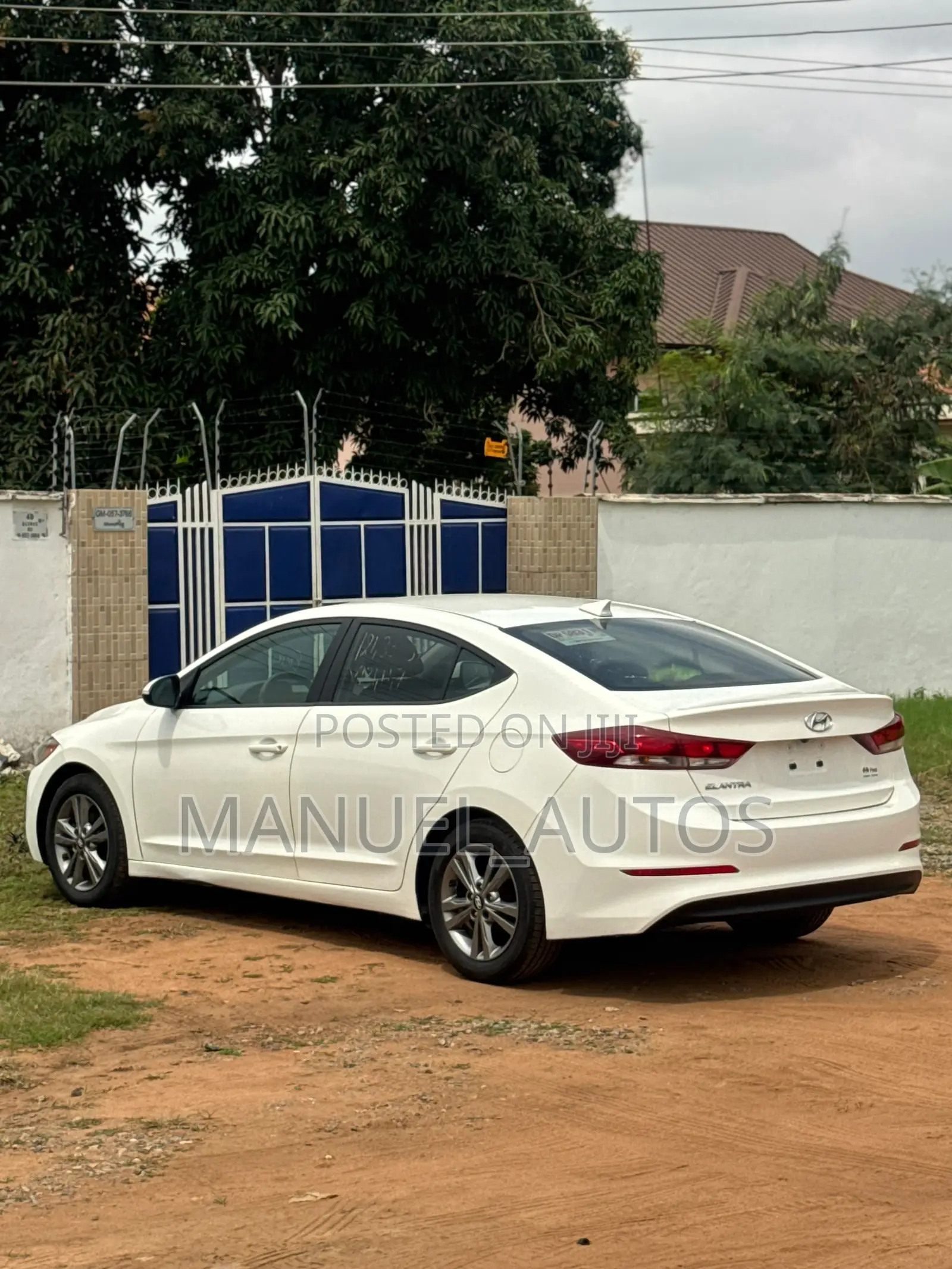 Hyundai Elantra Limited Sedan FWD (2.0L 4cyl 6A) 2017 White