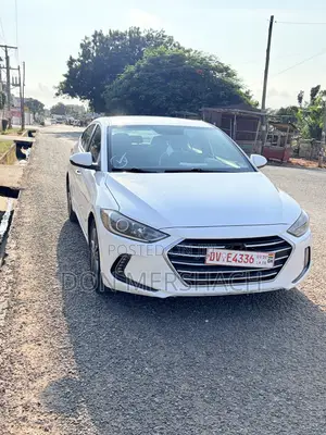 Hyundai Elantra Limited Sedan FWD (2.0L 4cyl 6A) 2017 White