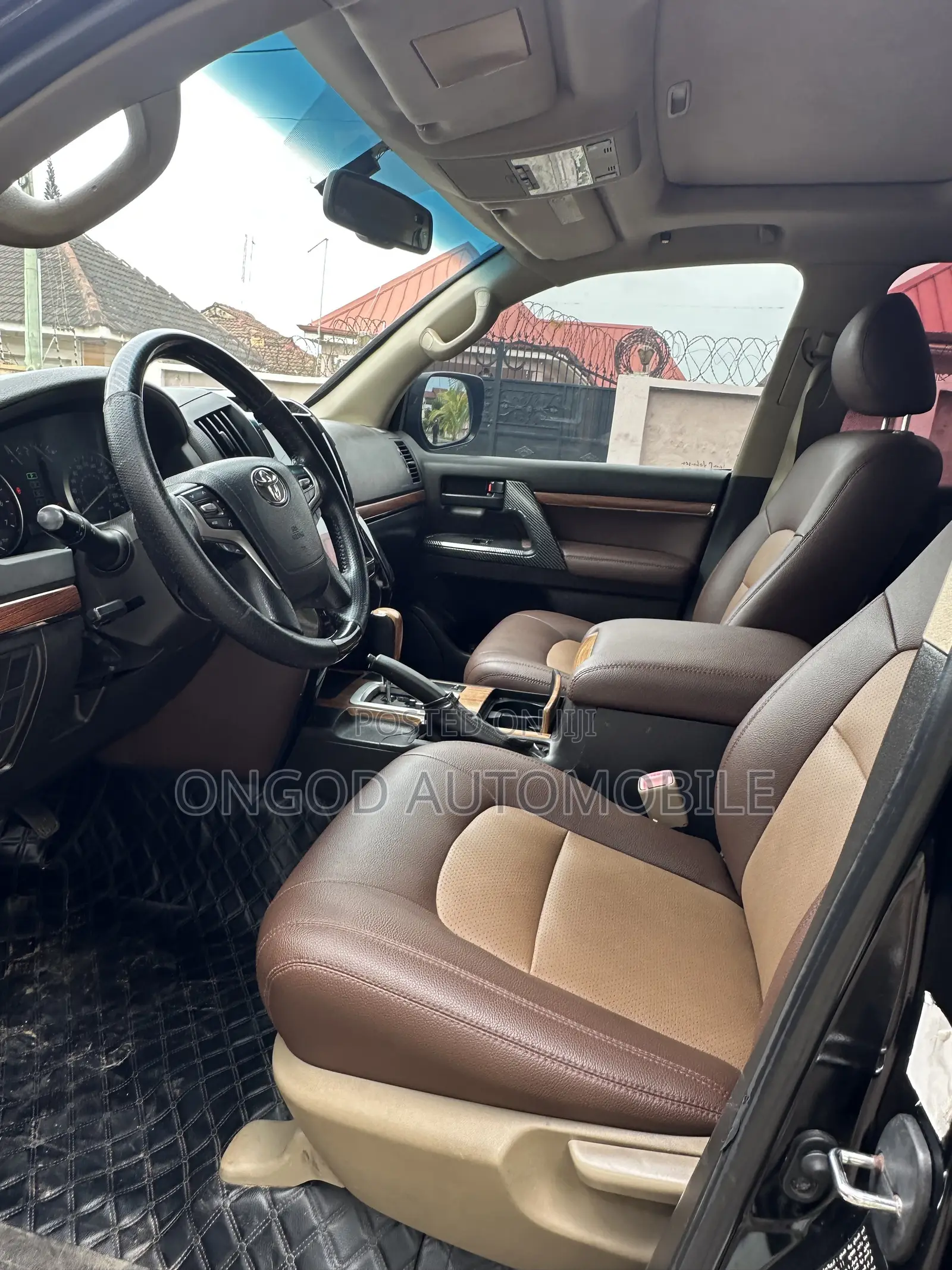 Toyota Land Cruiser 2010 Black