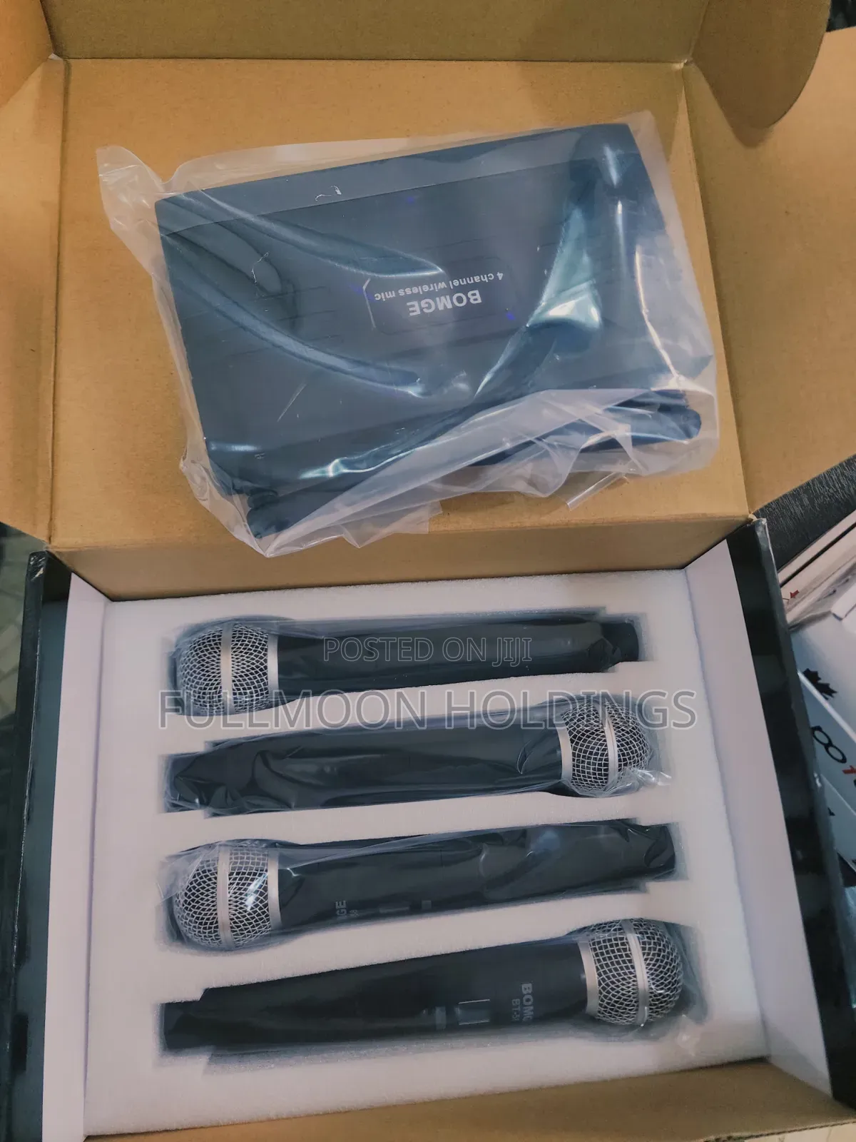 Professional Bomge 4 in 1 Wireless Microphone System