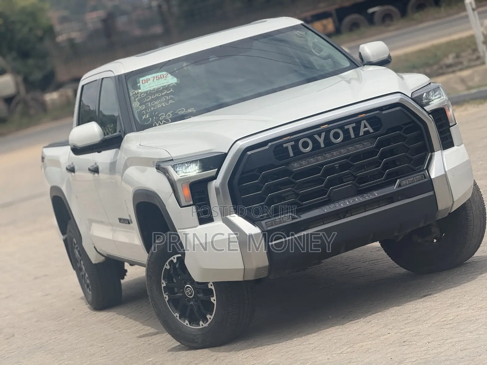 Toyota Tundra 2023 White