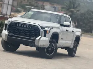 Toyota Tundra 2023 White