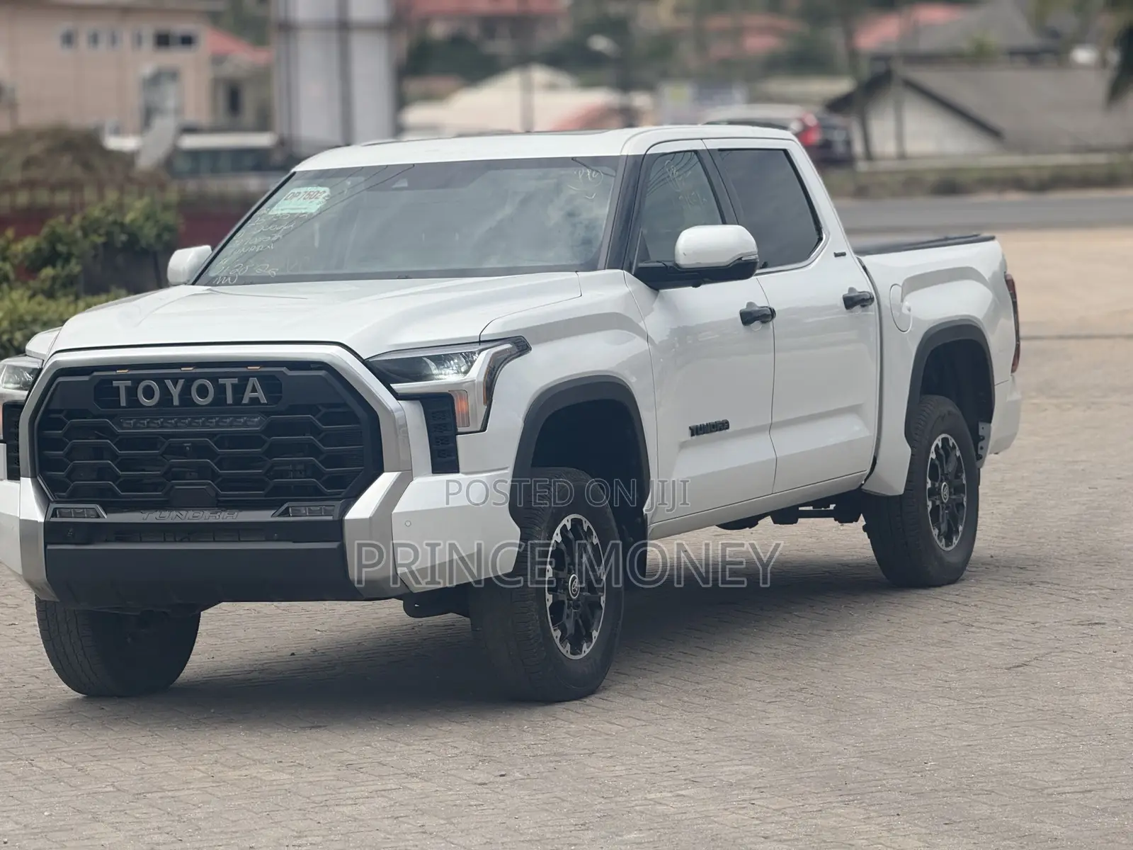 Toyota Tundra 2023 White