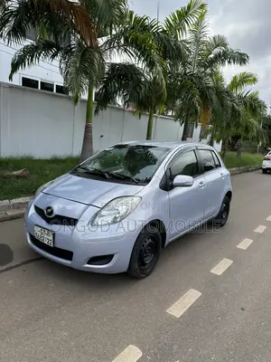 Toyota Vitz 1.0 FWD 3dr 2010 Silver