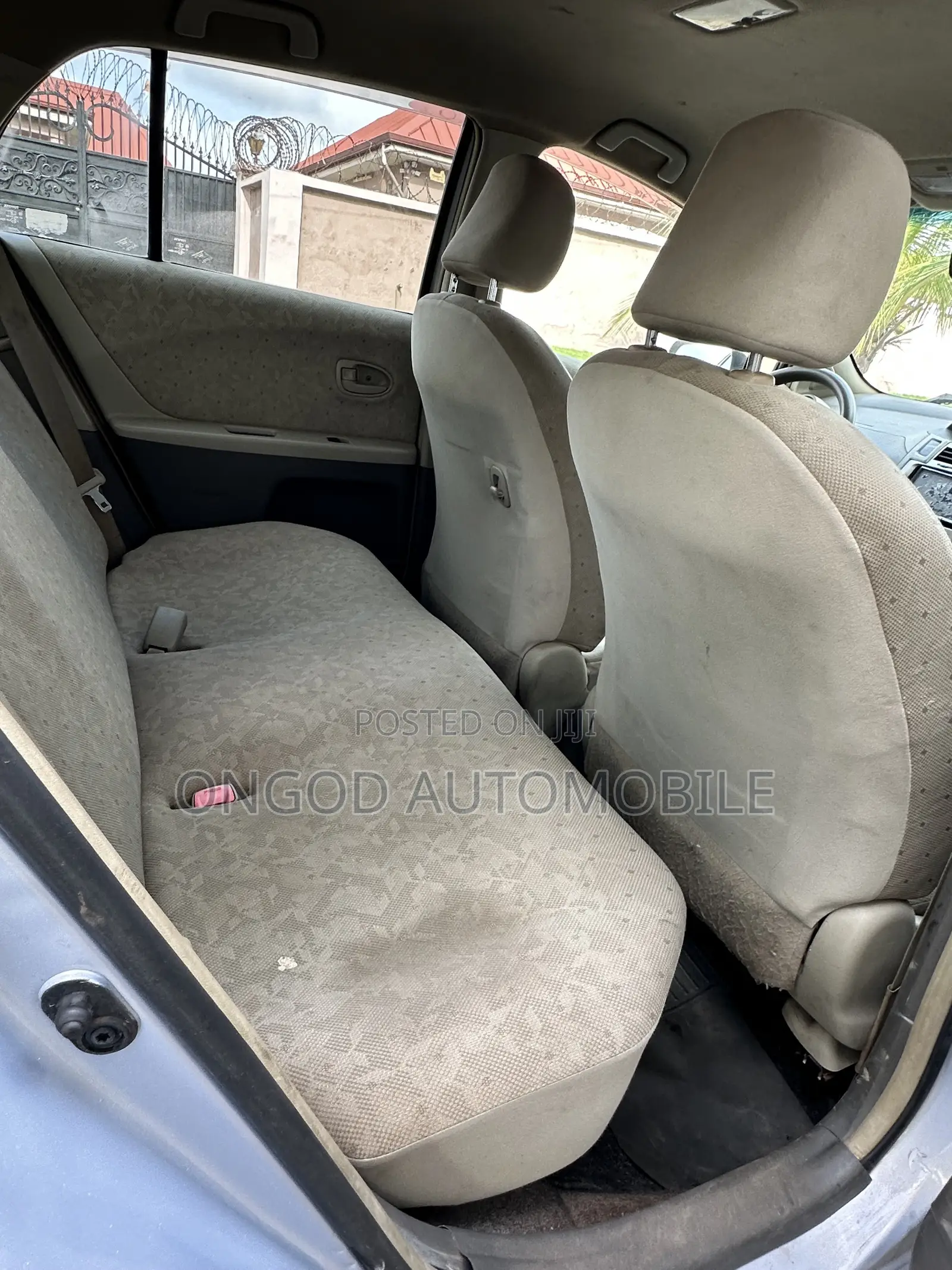 Toyota Vitz 1.0 FWD 3dr 2010 Silver