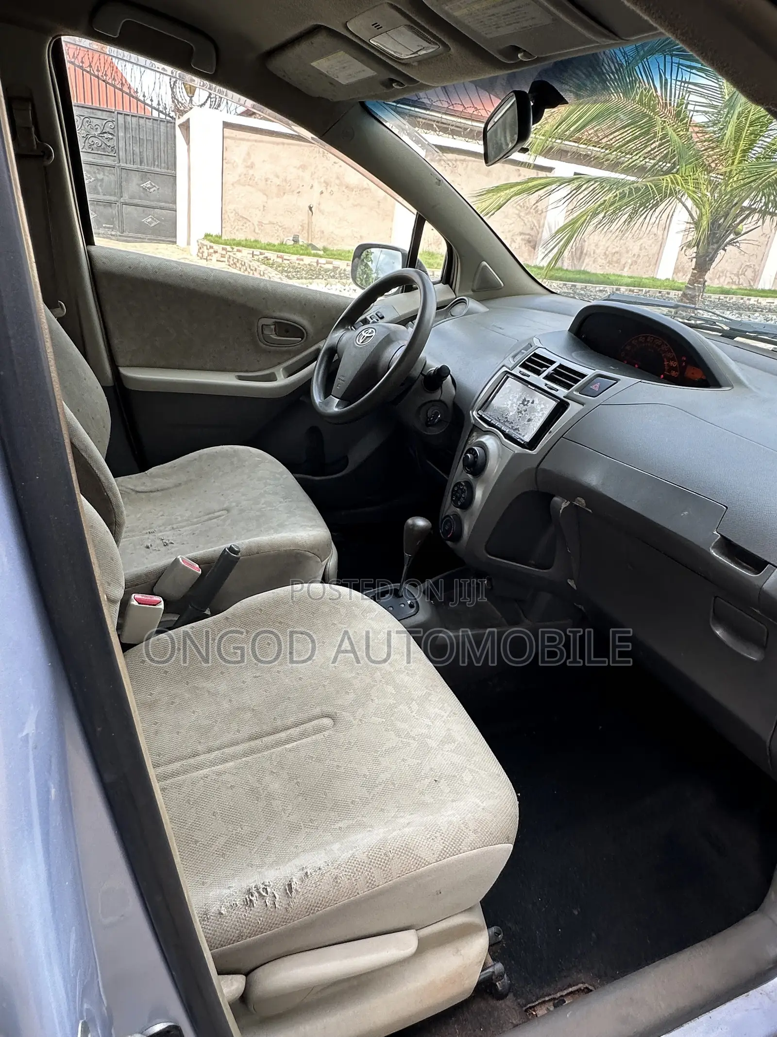 Toyota Vitz 1.0 FWD 3dr 2010 Silver