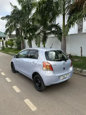 Toyota Vitz 1.0 FWD 3dr 2010 Silver