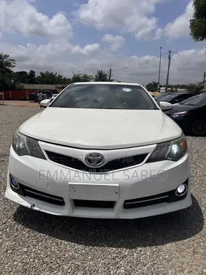 Toyota Camry SE 4dr Sedan (2.5L 4cyl 6A) 2014 White