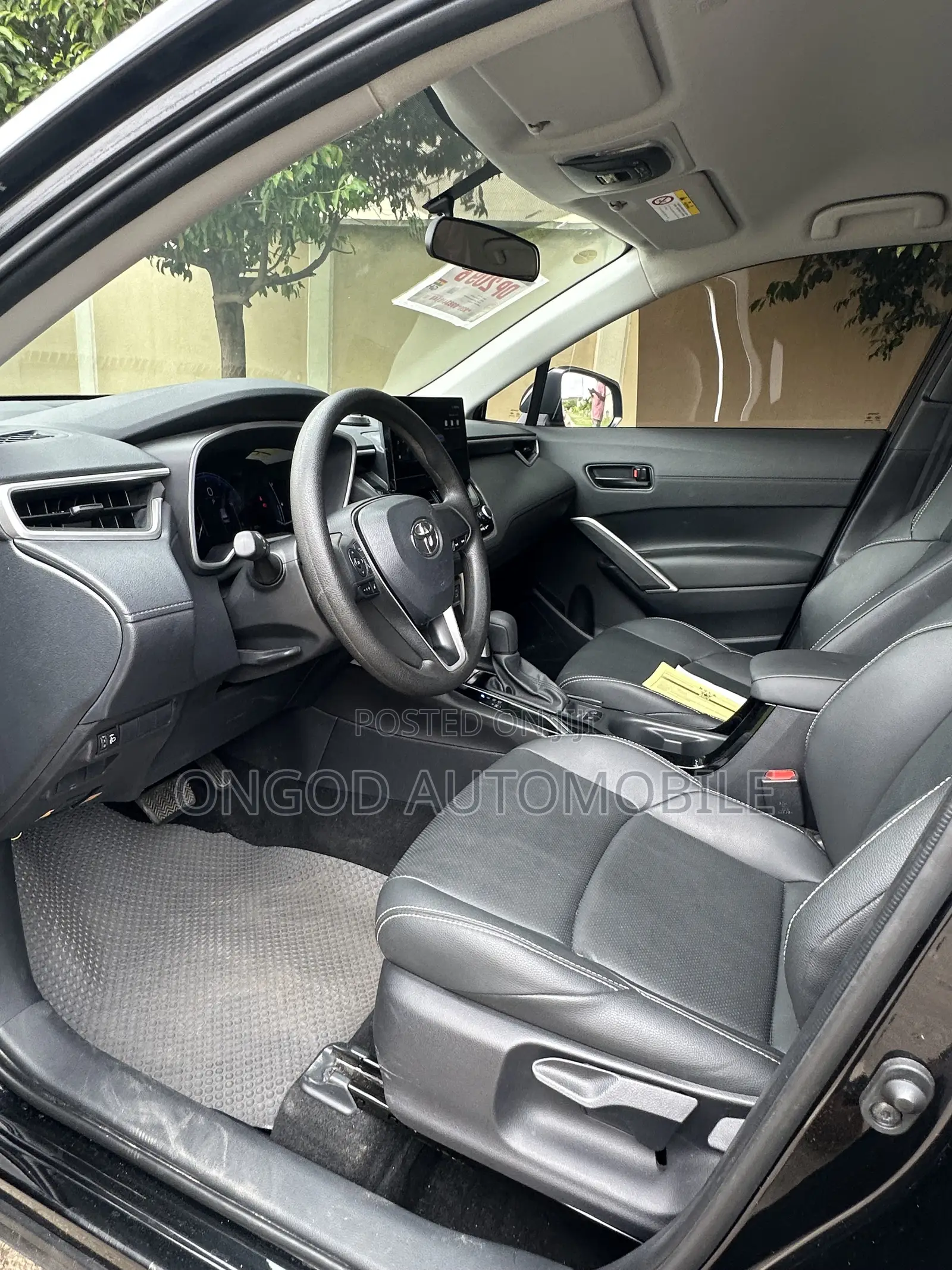 New Toyota Corolla Cross XLE 2025 Black