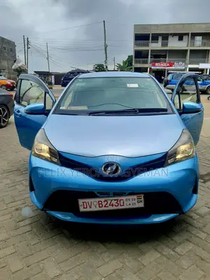 Toyota Vitz 1.3 FWD 5dr 2015 Blue