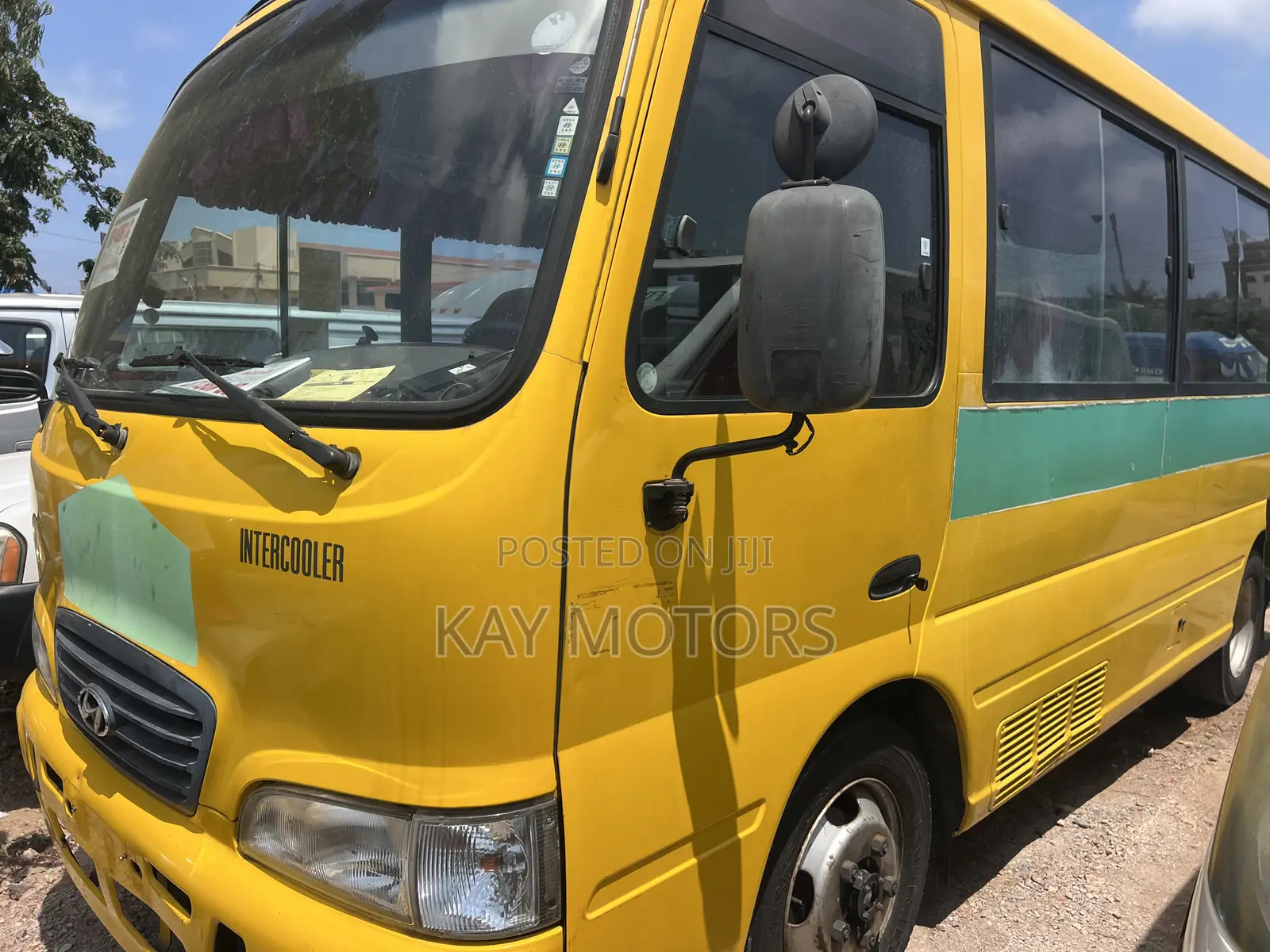 Hyundai County 2012 Yellow