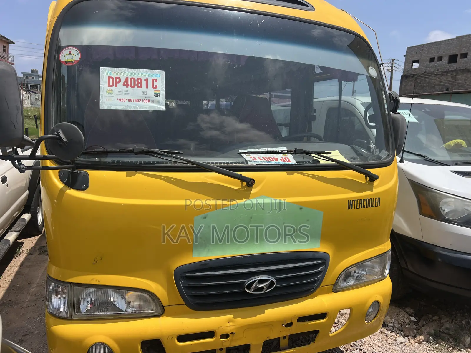 Hyundai County 2012 Yellow