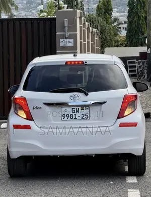 Toyota Vitz 1.0 FWD 5dr 2010 White