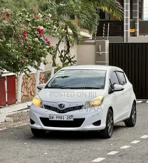 Toyota Vitz 1.0 FWD 5dr 2010 White