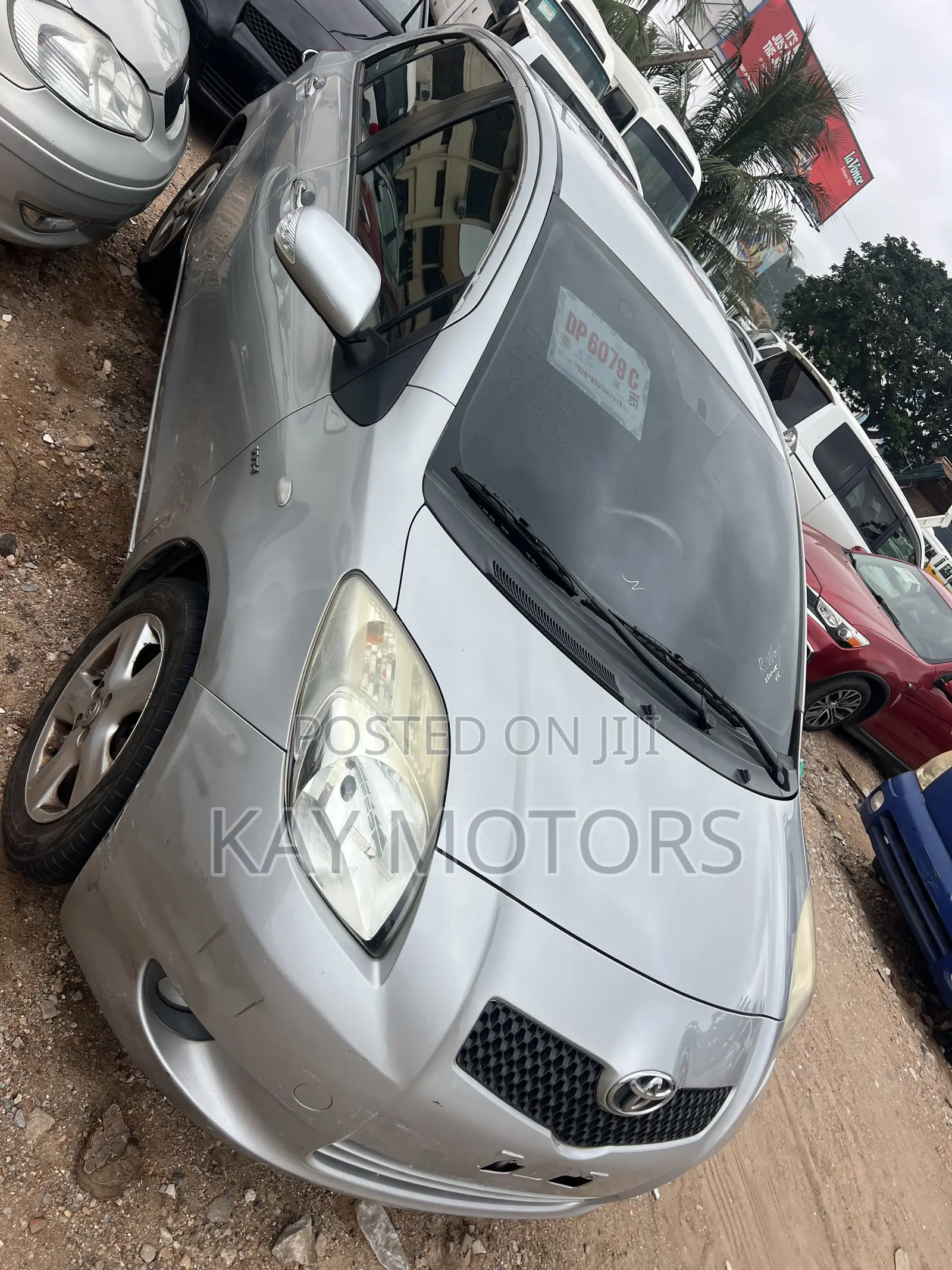 Toyota Yaris Base Hatchback 5dr 2010 Gray