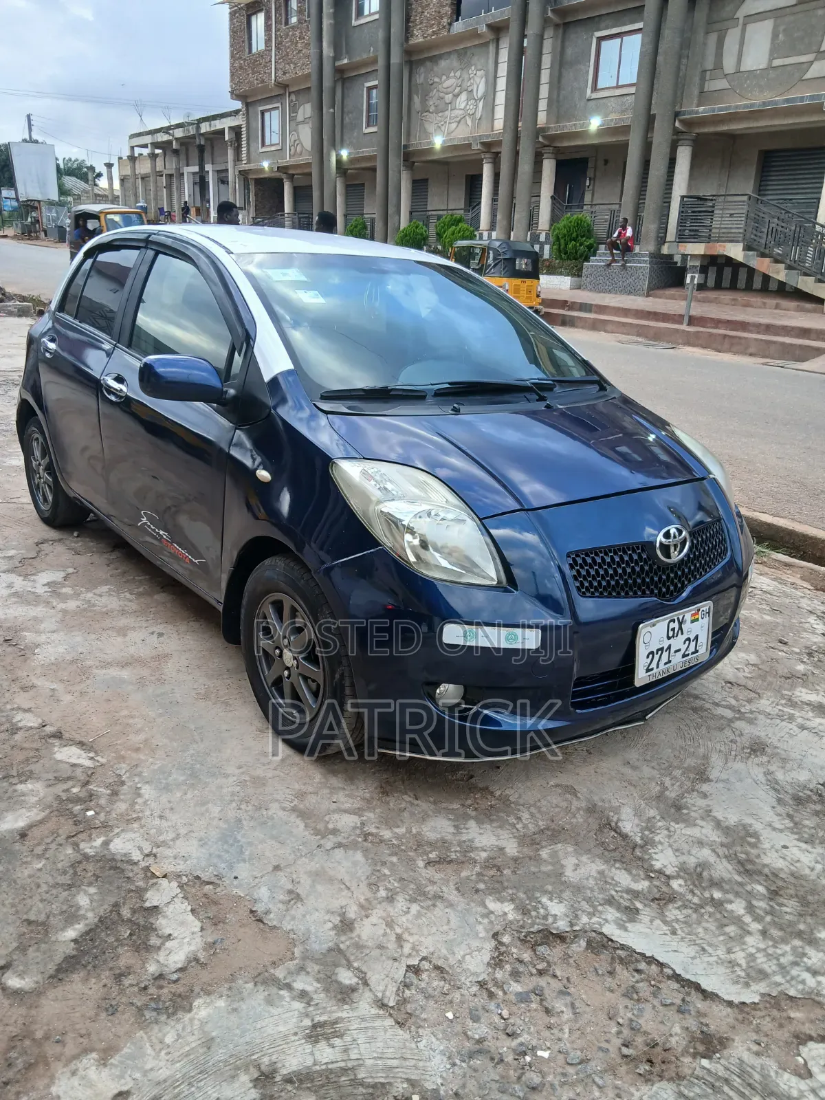 Toyota Vitz 2010 Blue