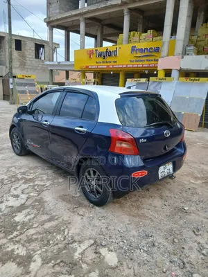 Toyota Vitz 2010 Blue