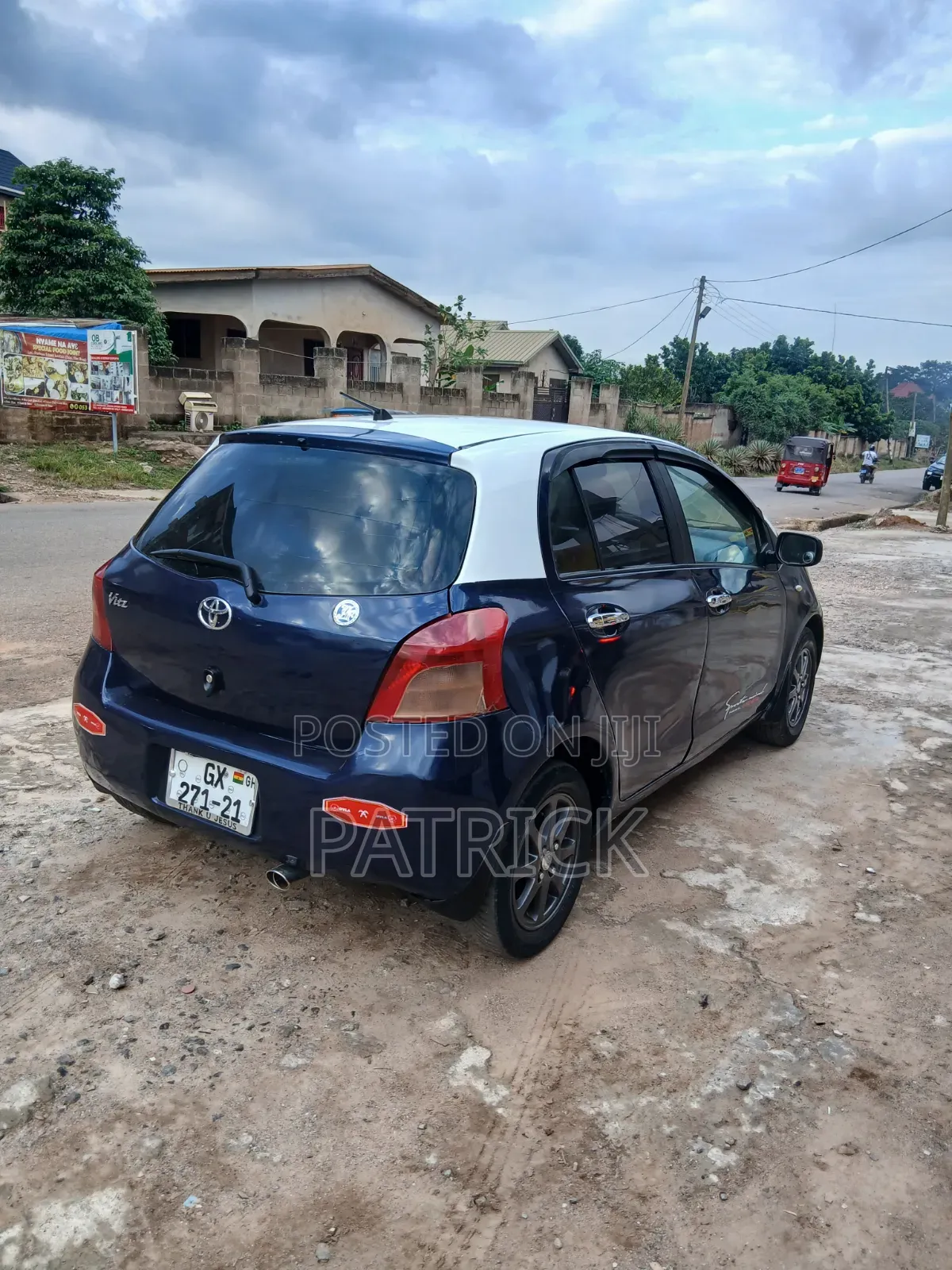 Toyota Vitz 2010 Blue