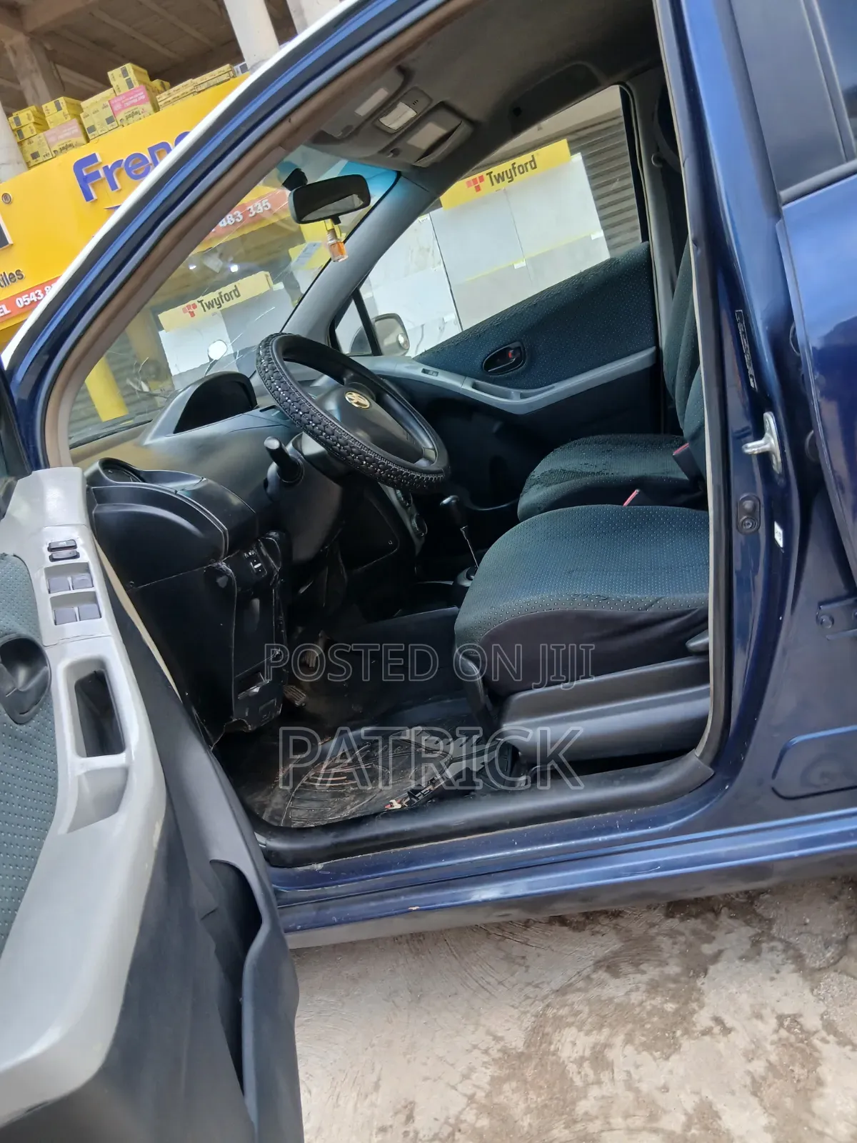 Toyota Vitz 2010 Blue