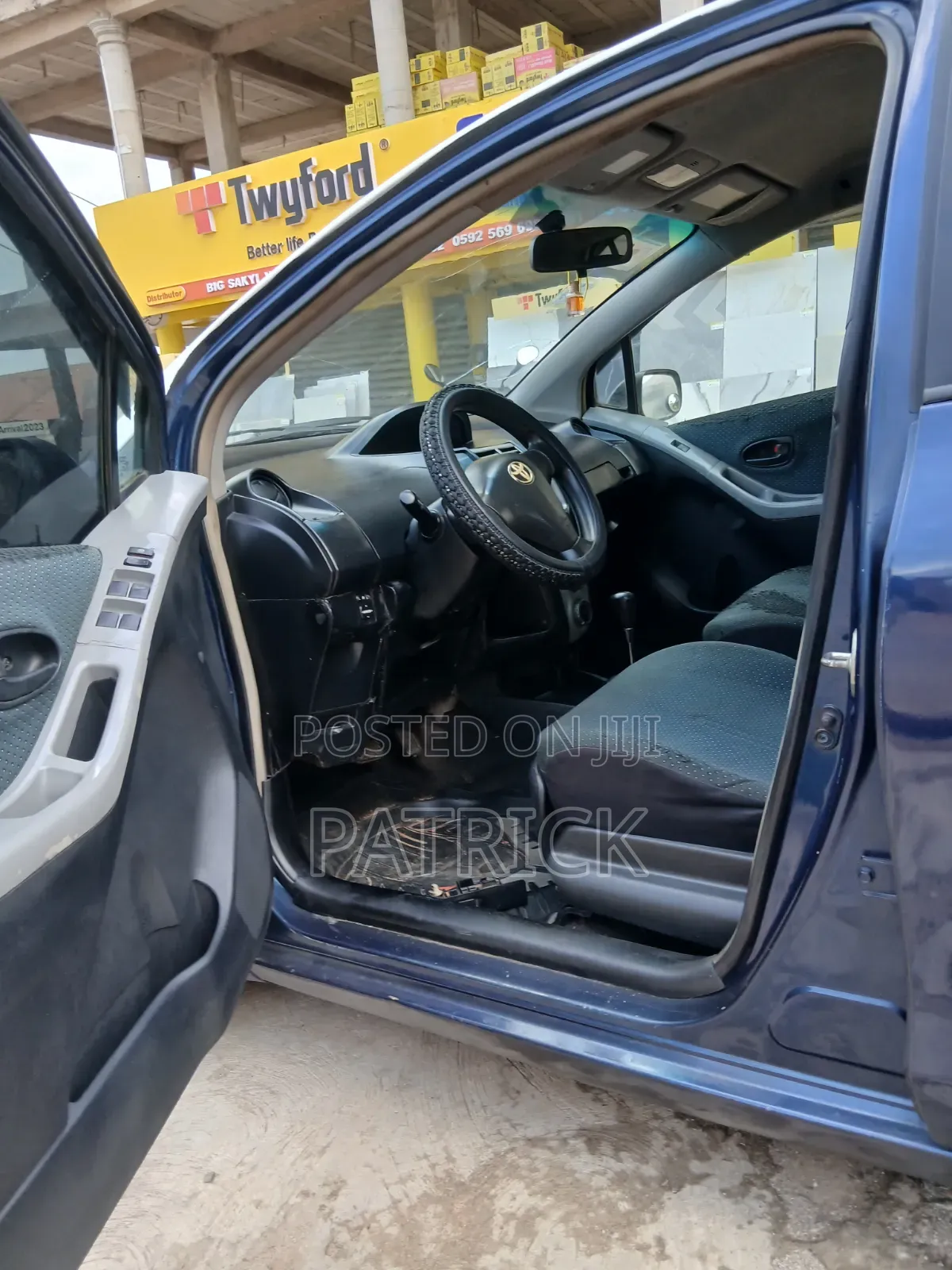 Toyota Vitz 2010 Blue