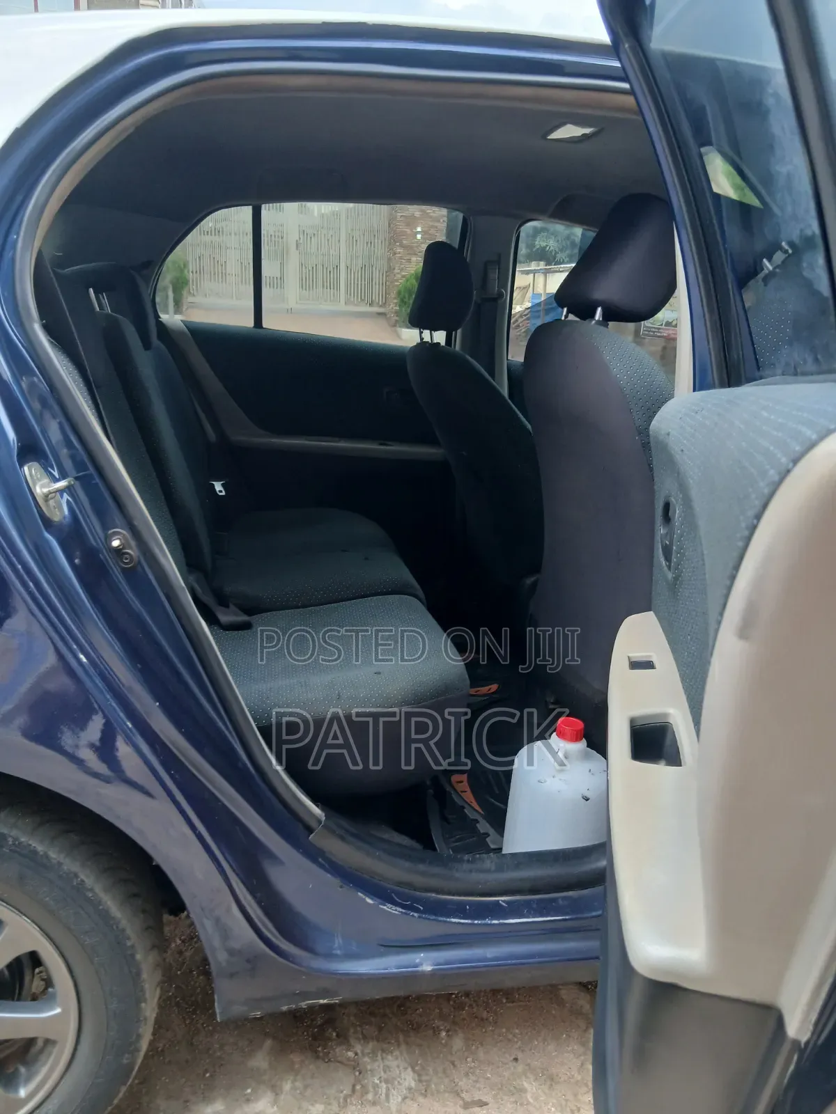Toyota Vitz 2010 Blue