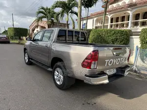 Toyota Hilux 2021 Gray