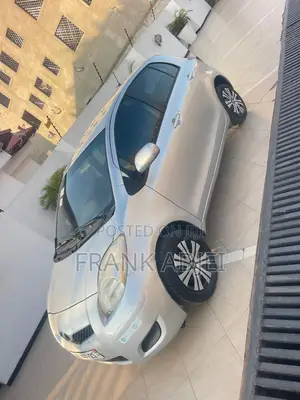 Toyota Vitz 2010 Silver